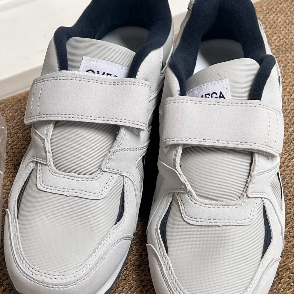 🎀 OMEGA Brand New Mens Sneaker with Velcro Strap -White/navy size 9D  🎀